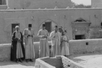 Iraqi Jews at Ezekiel's tomb at Kifel